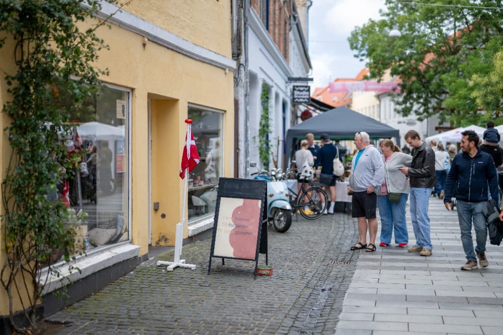 Butikken i Nørregade set udefra
